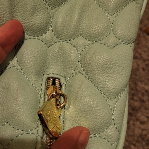 Betsey Johnson Mint Green Quilted Handbag with Gold Bow Clutches & Wristlets - Picture 8 of 15